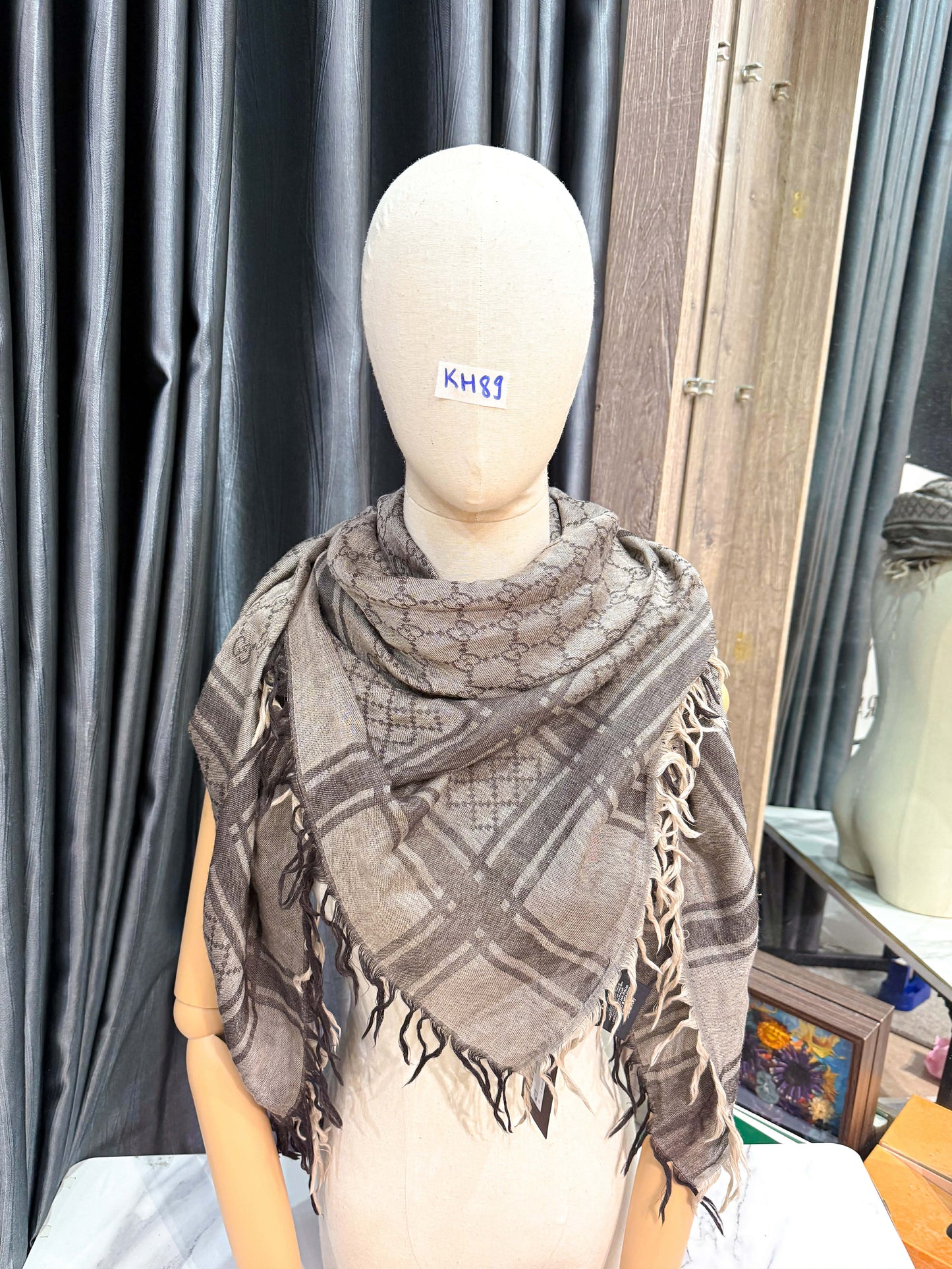 Khăn Gucci Khổ 140x 140 KH89