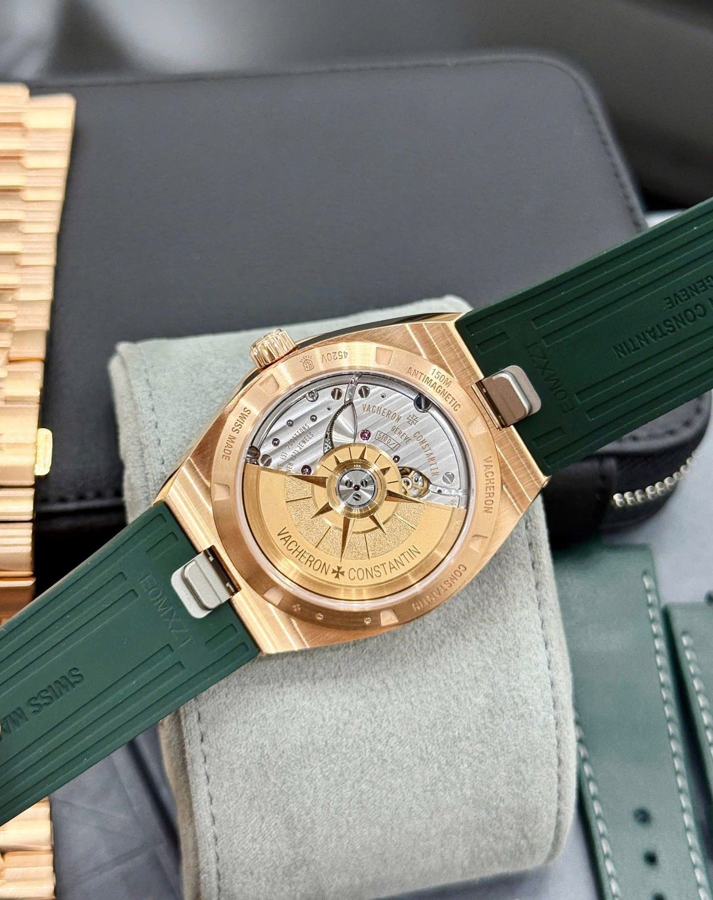 Đồng Hồ Vacheron Constantin Overseas 4520V/210R-B967 Green
