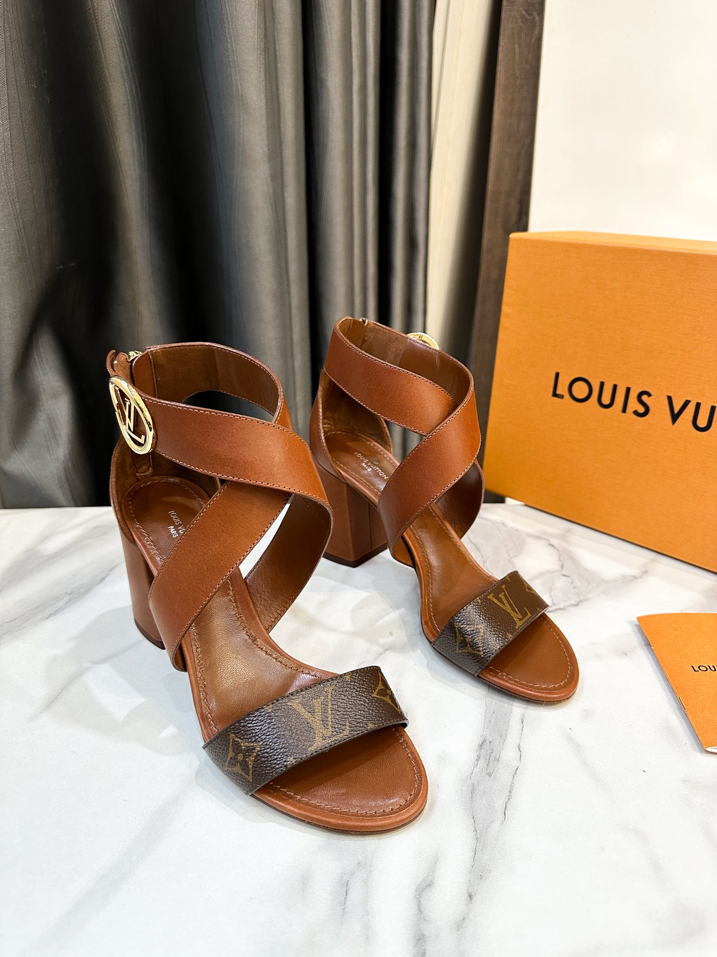 Sandal LV Nâu Size 38.5