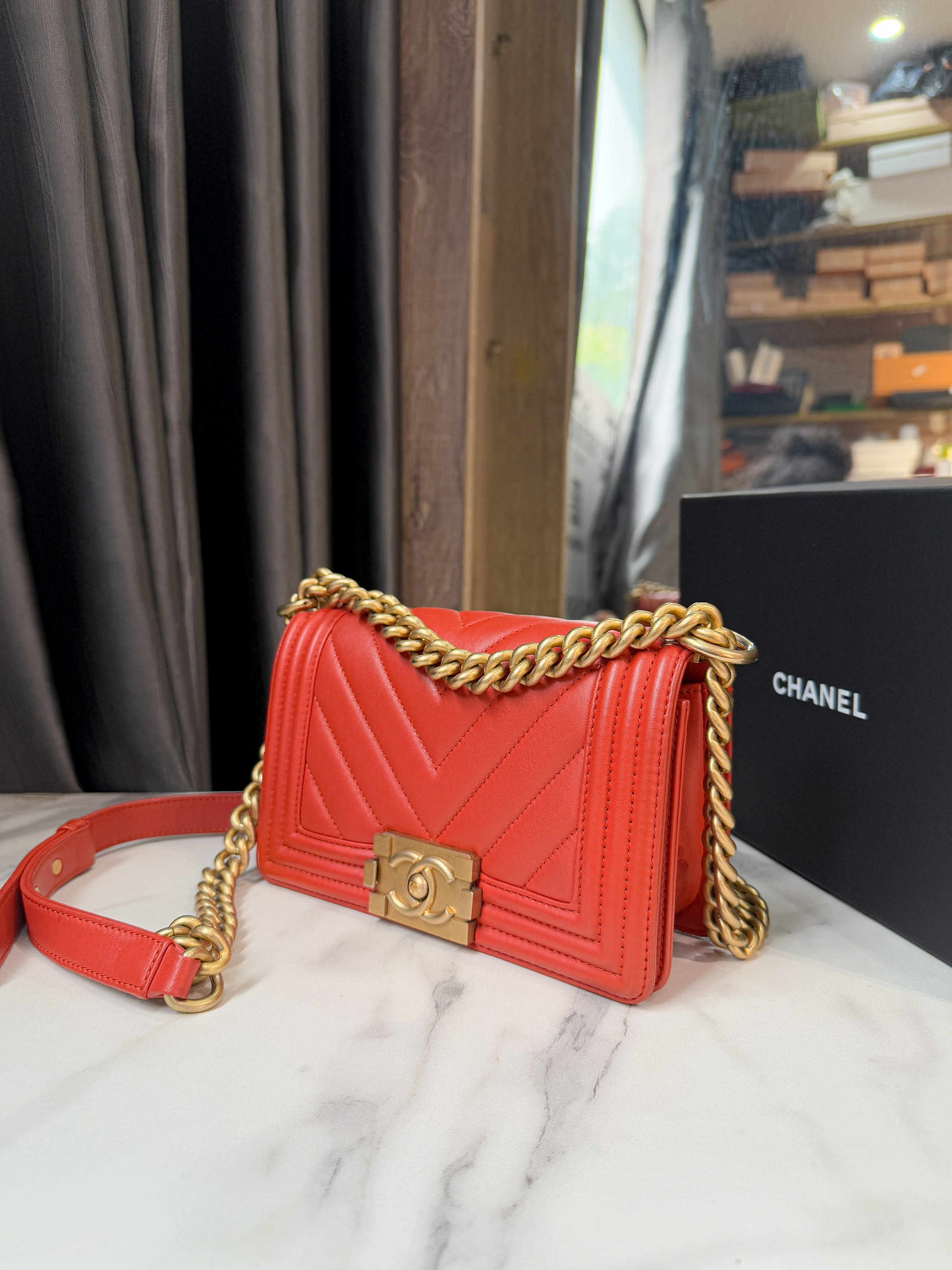A A Chanel Boy Size S Cam