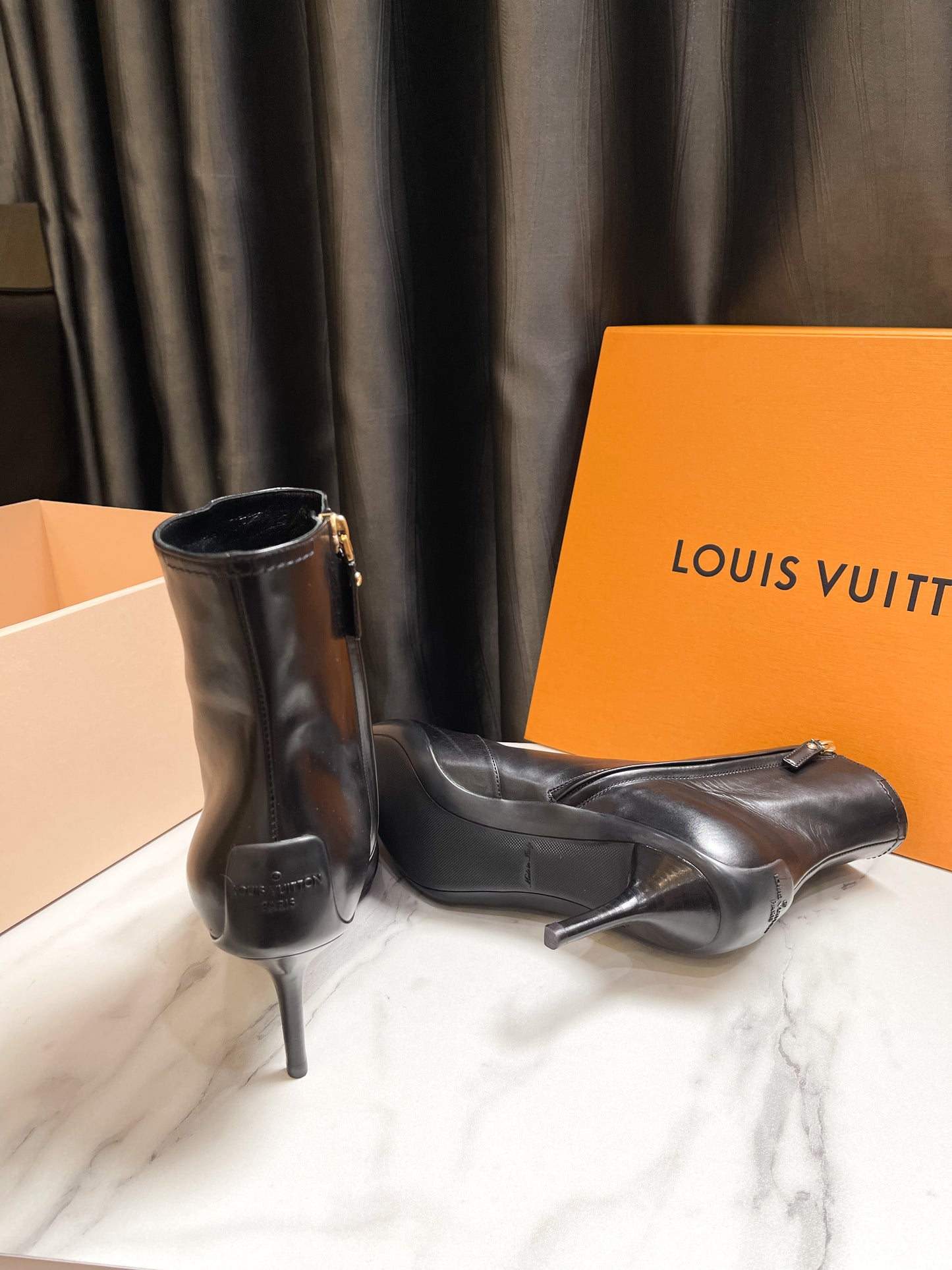 Boot LV Đen Size 37