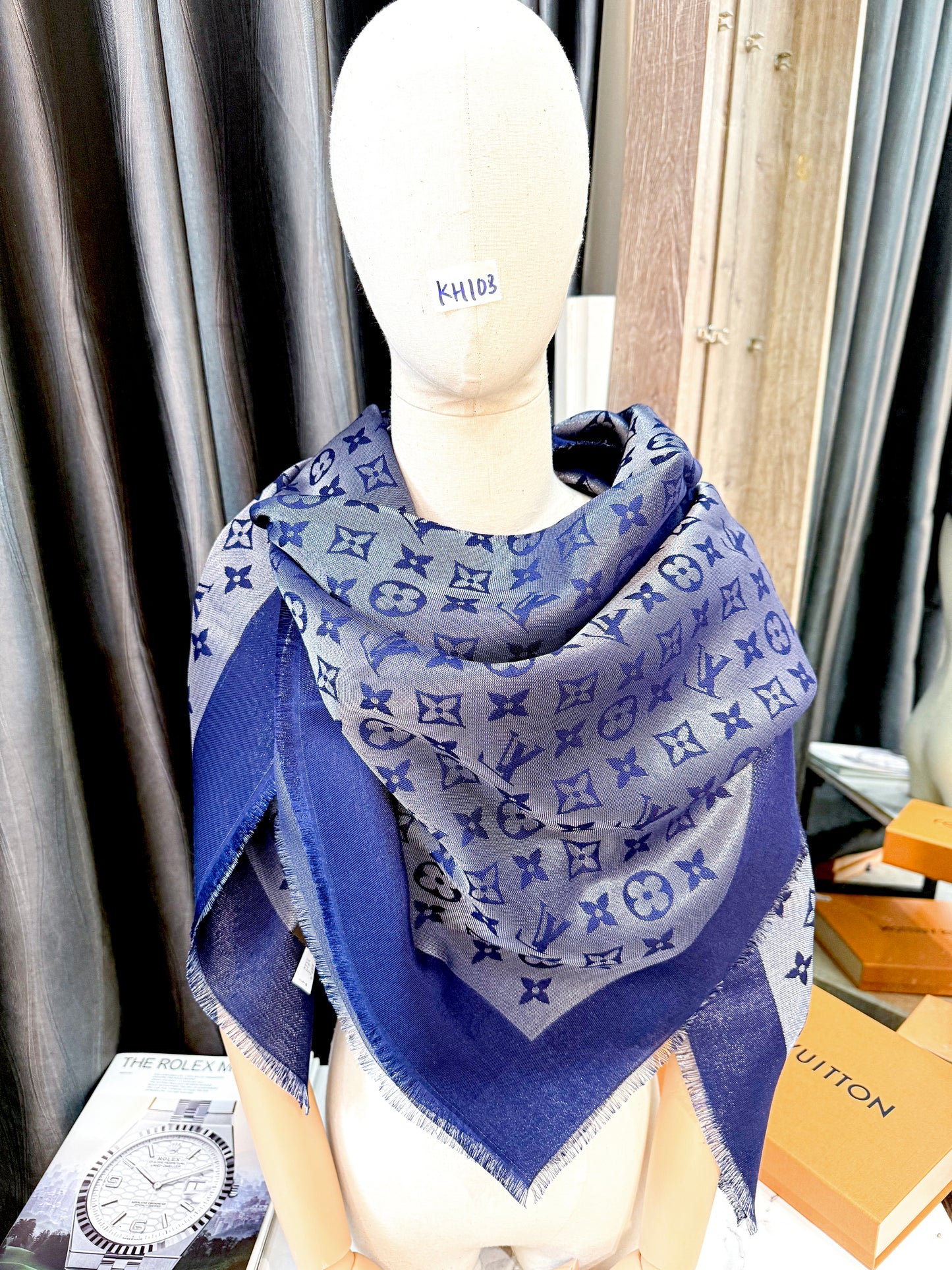 Khăn LV Ánh Kim Xanh KH103 8/1