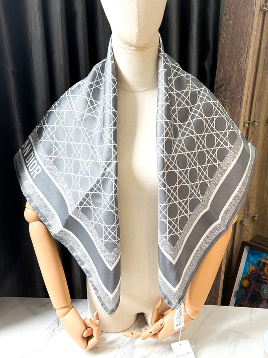 Khăn Dior Lụa New Grey 90x90 23/9