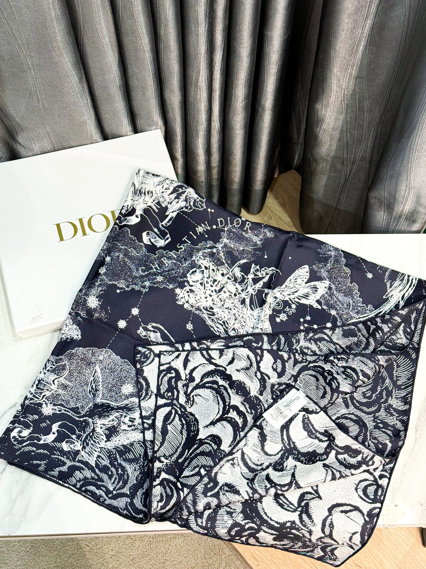 Khăn Dior New HN3 24/10