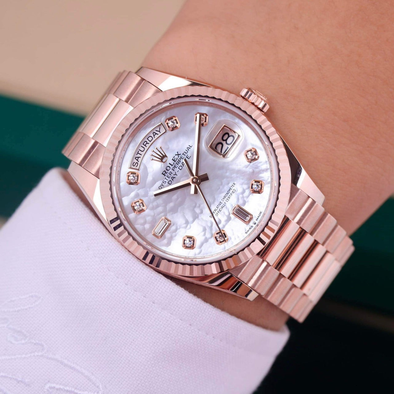 Đồng Hồ Rolex Day-Date 128235 MOP