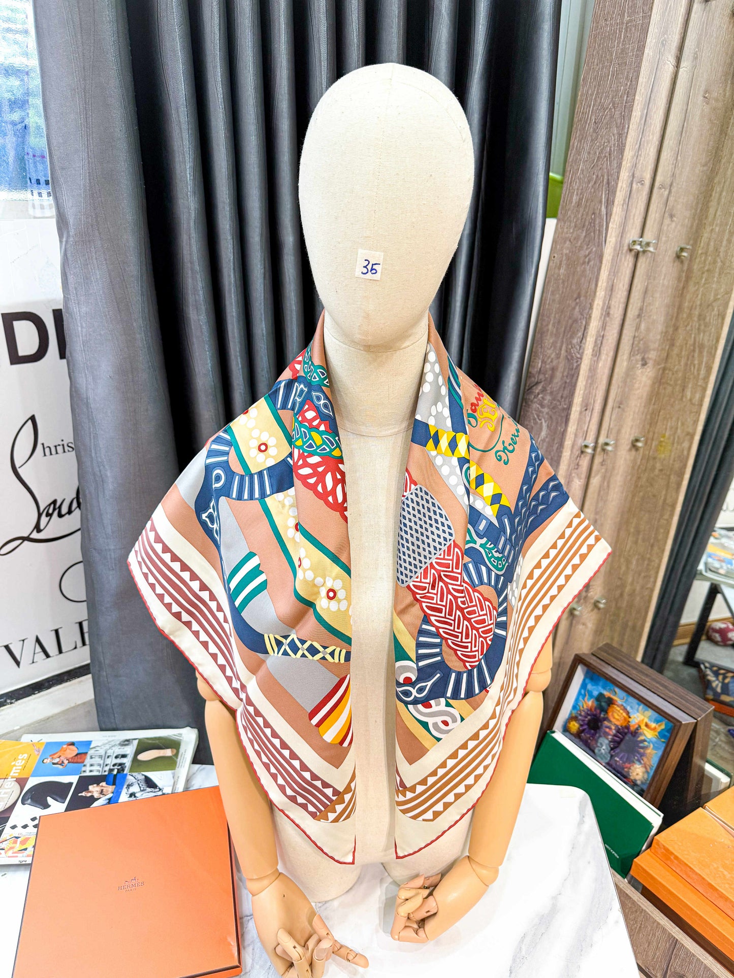 Khăn Lụa Hermes New Khổ 90x90 HN35 4/11