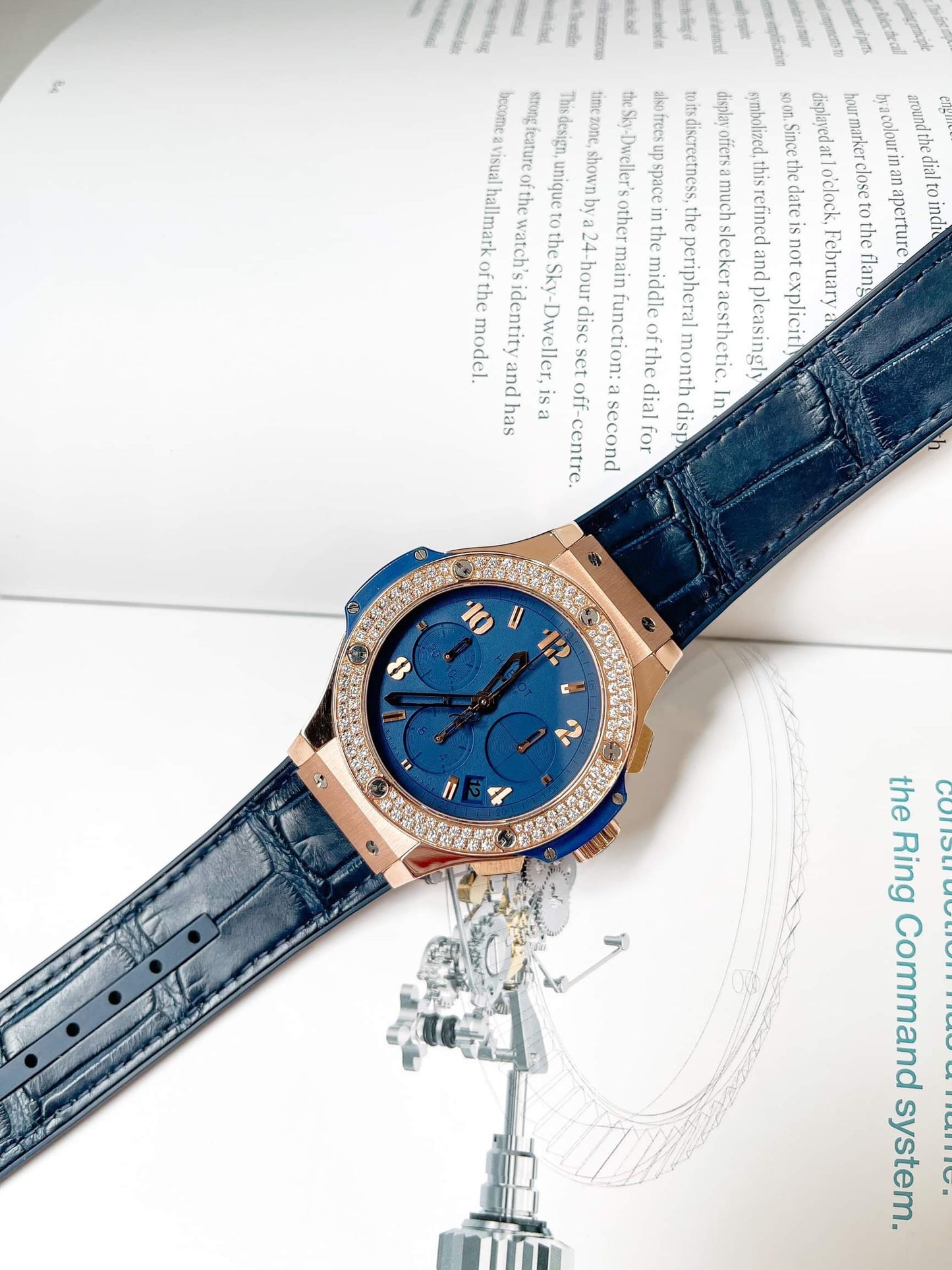 Đồng Hồ Hublot Bigbang 41mm Rose Gold Navy Kim Zin