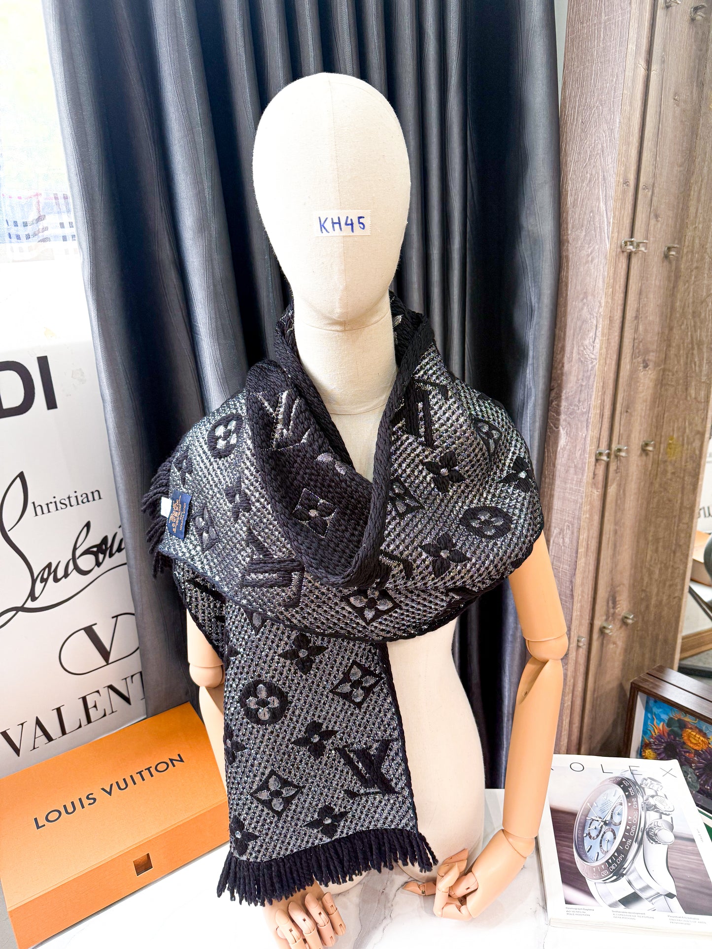 Khăn Len LV Ánh Kim Đen KH45 17/11