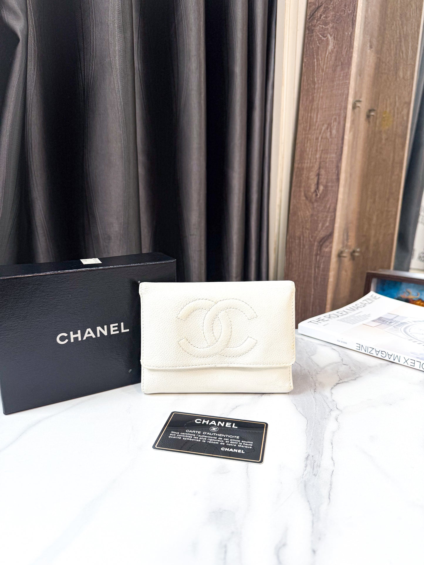 A Ví Gấp Chanel Caviar Trắng