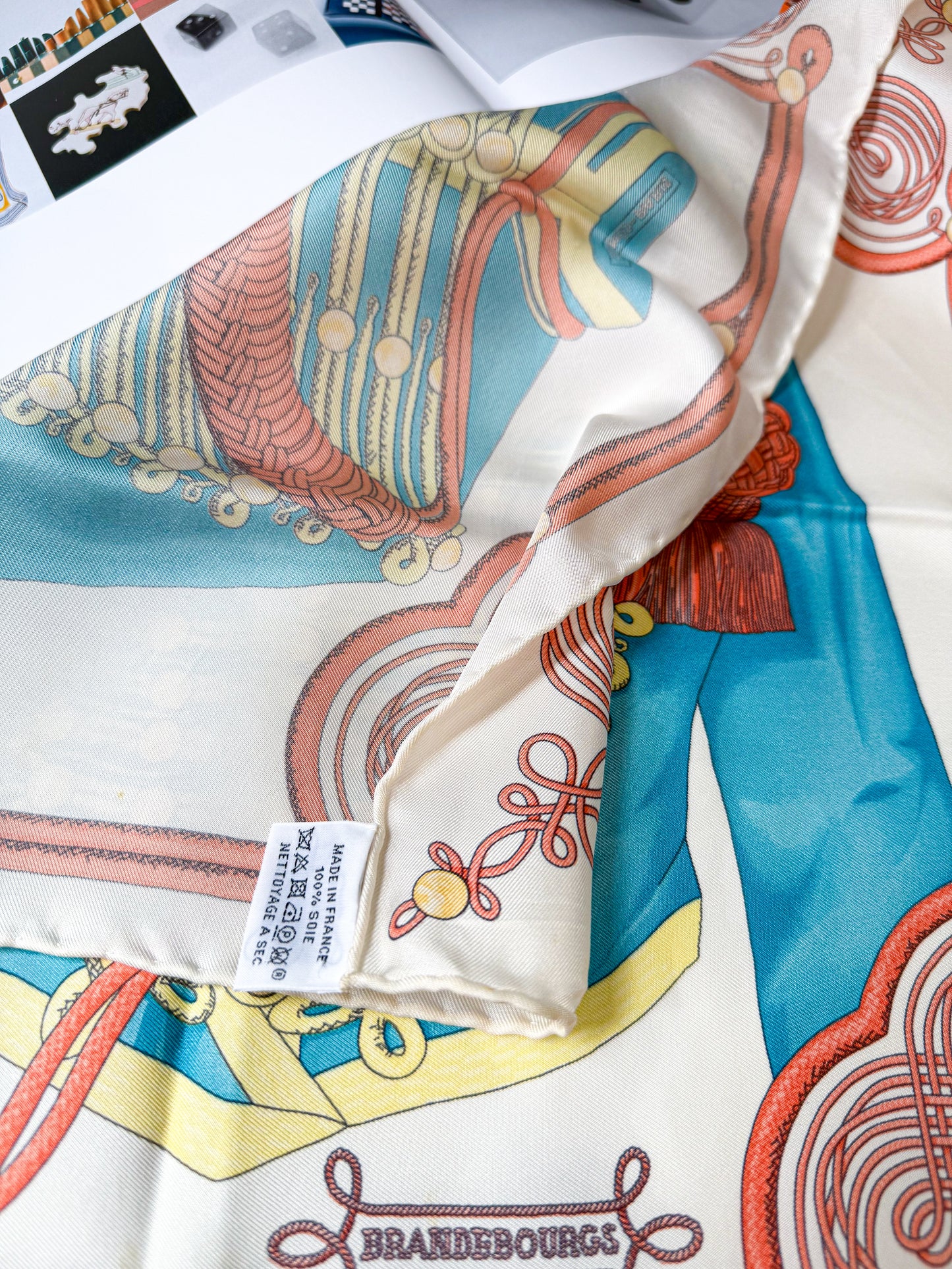 Khăn Hermes New Khổ 40x42 HN29 4/11