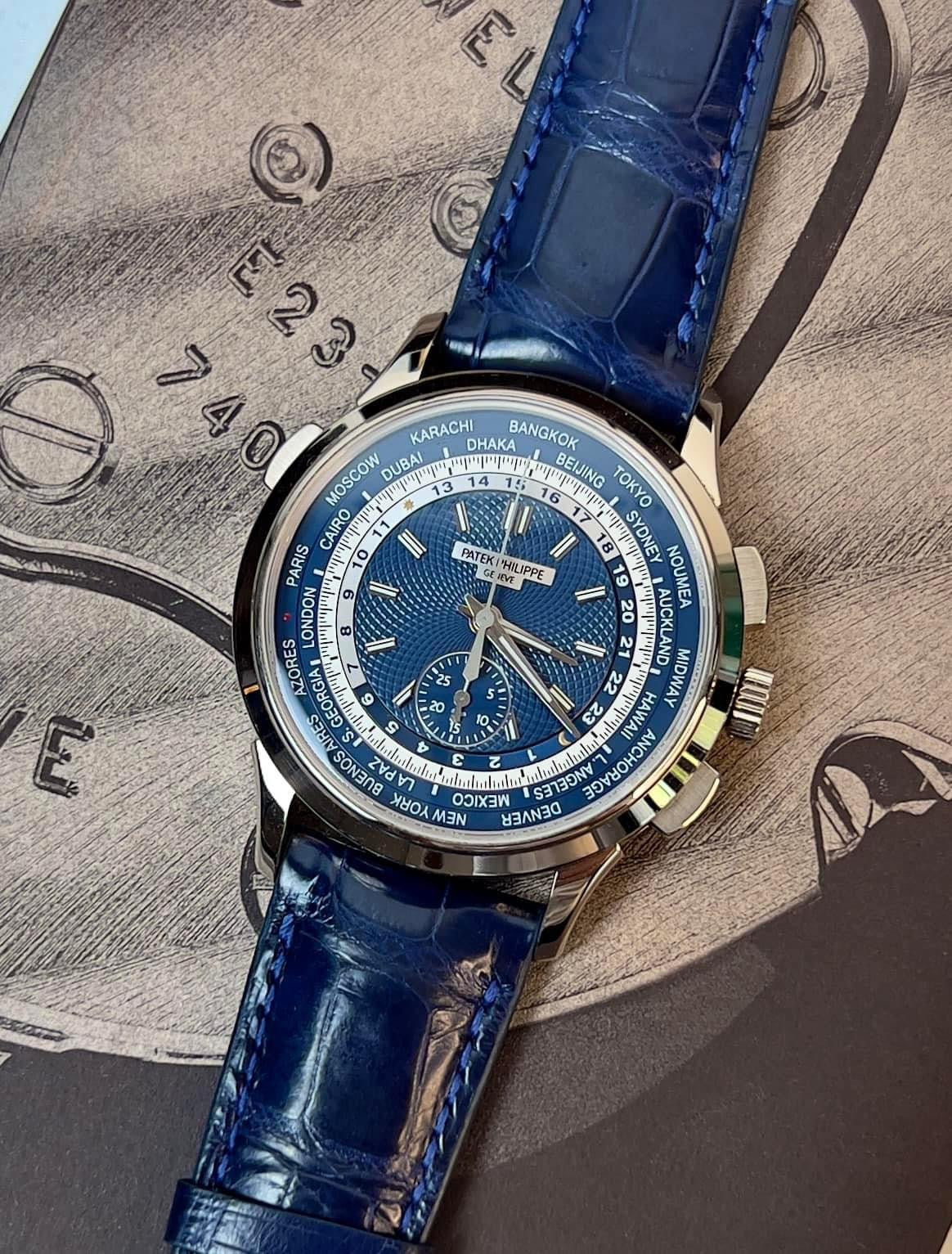 Đồng Hồ Patek Philippe 5930G World Time Chronograph 18K White Gold