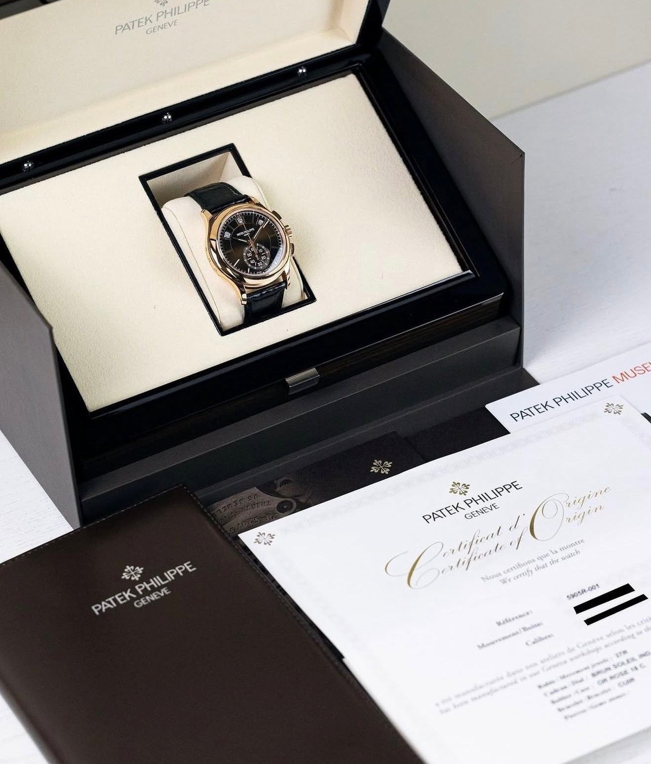 Đồng Hồ Patek Philippe 5905R Chocolate Dial