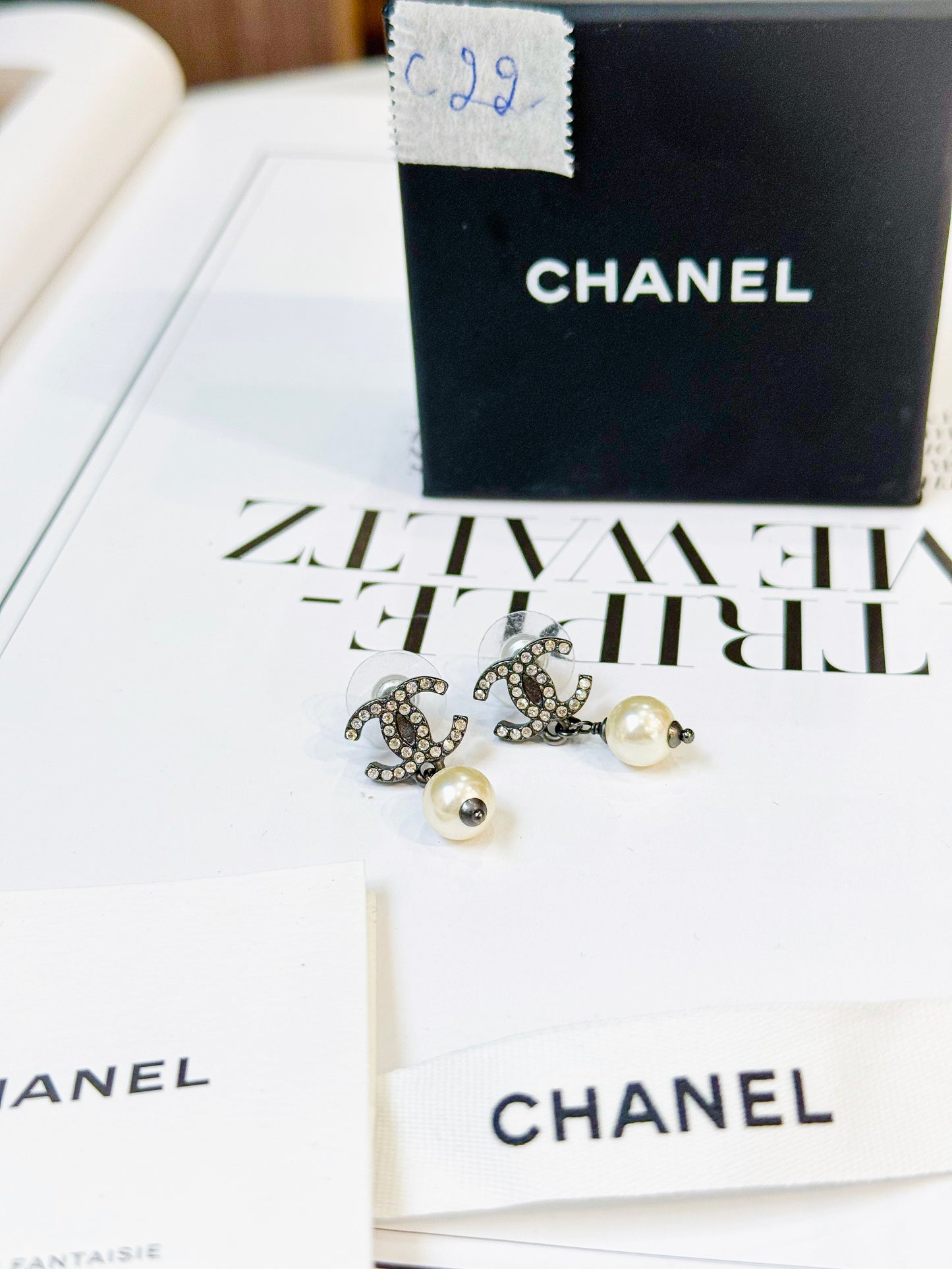 Khuyên Tai Chanel New C22