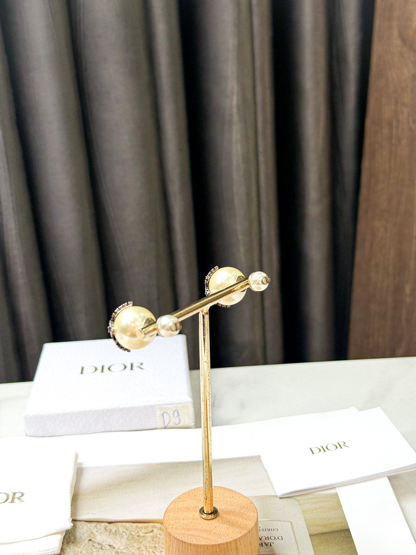 Khuyên Tai Dior D9
