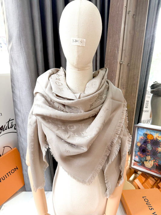 Khăn LV Begie KH4 19/8