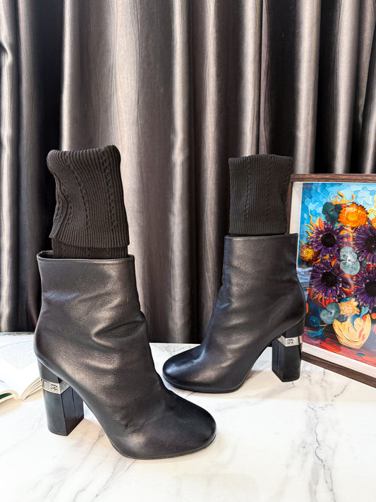 Boot Chanel Cổ Len Used Size 39