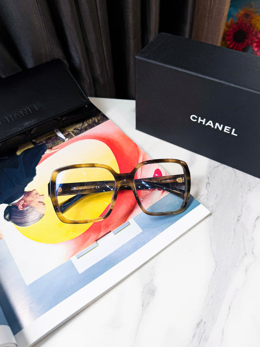 Kính Chanel