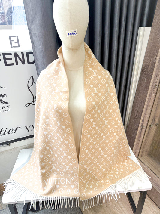 Khăn LV Cashmere Game On Begie KH163