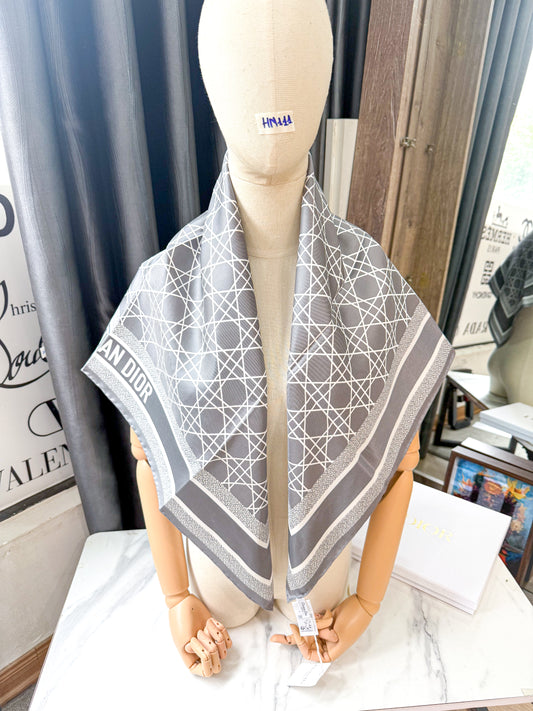 Khăn Lụa Dior New Khổ 90x90 HN111