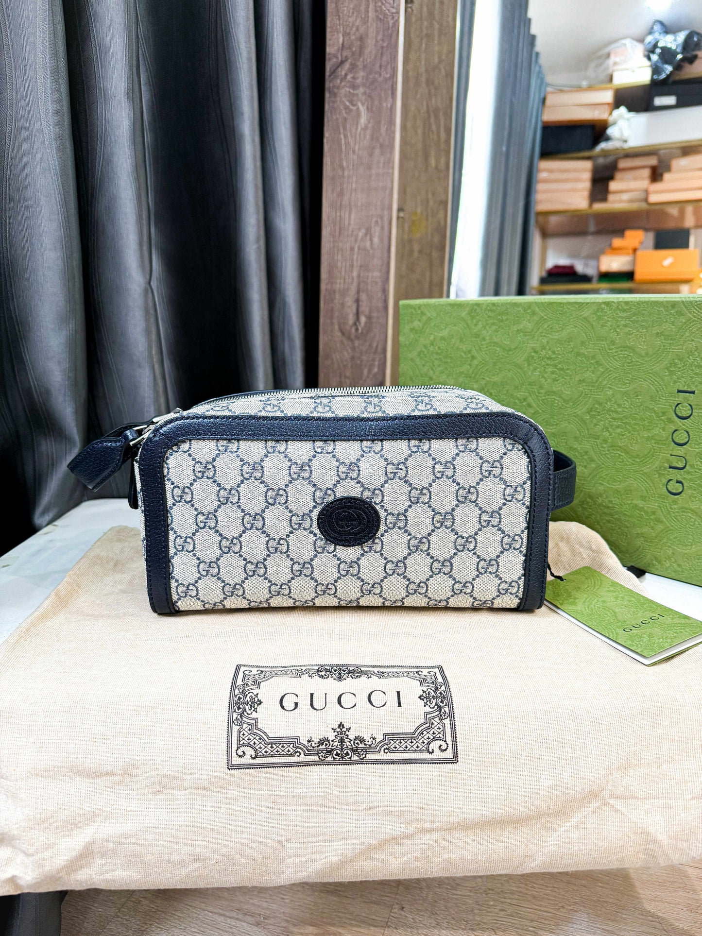A Gucci Pouch Toiletry New