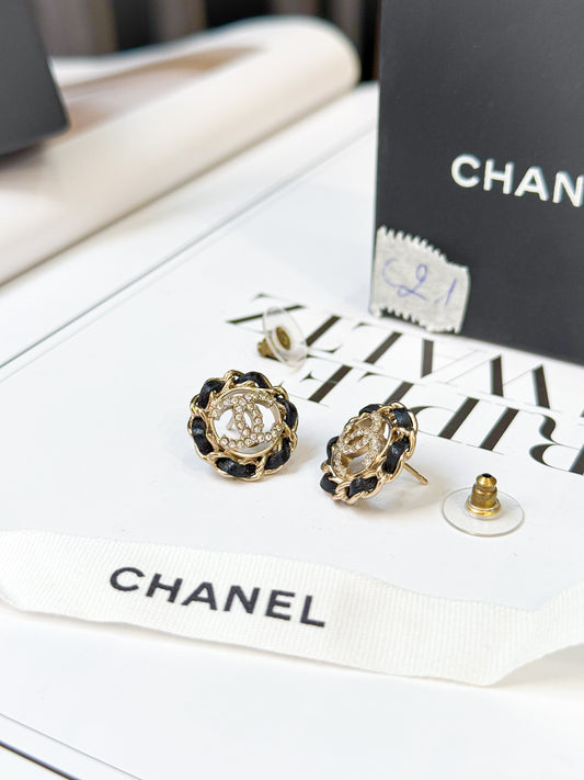 Khuyên Tai Chanel Trưng Bày C21