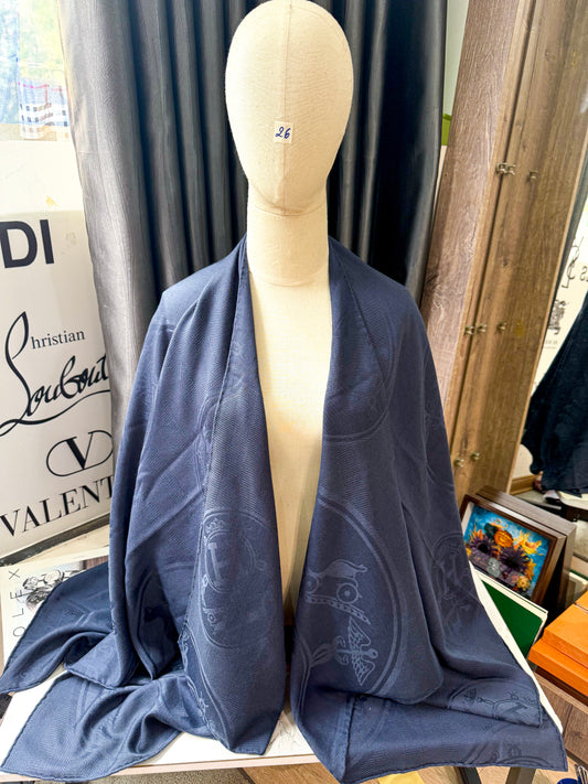 Khăn Hermes Trưng Bày 4/11