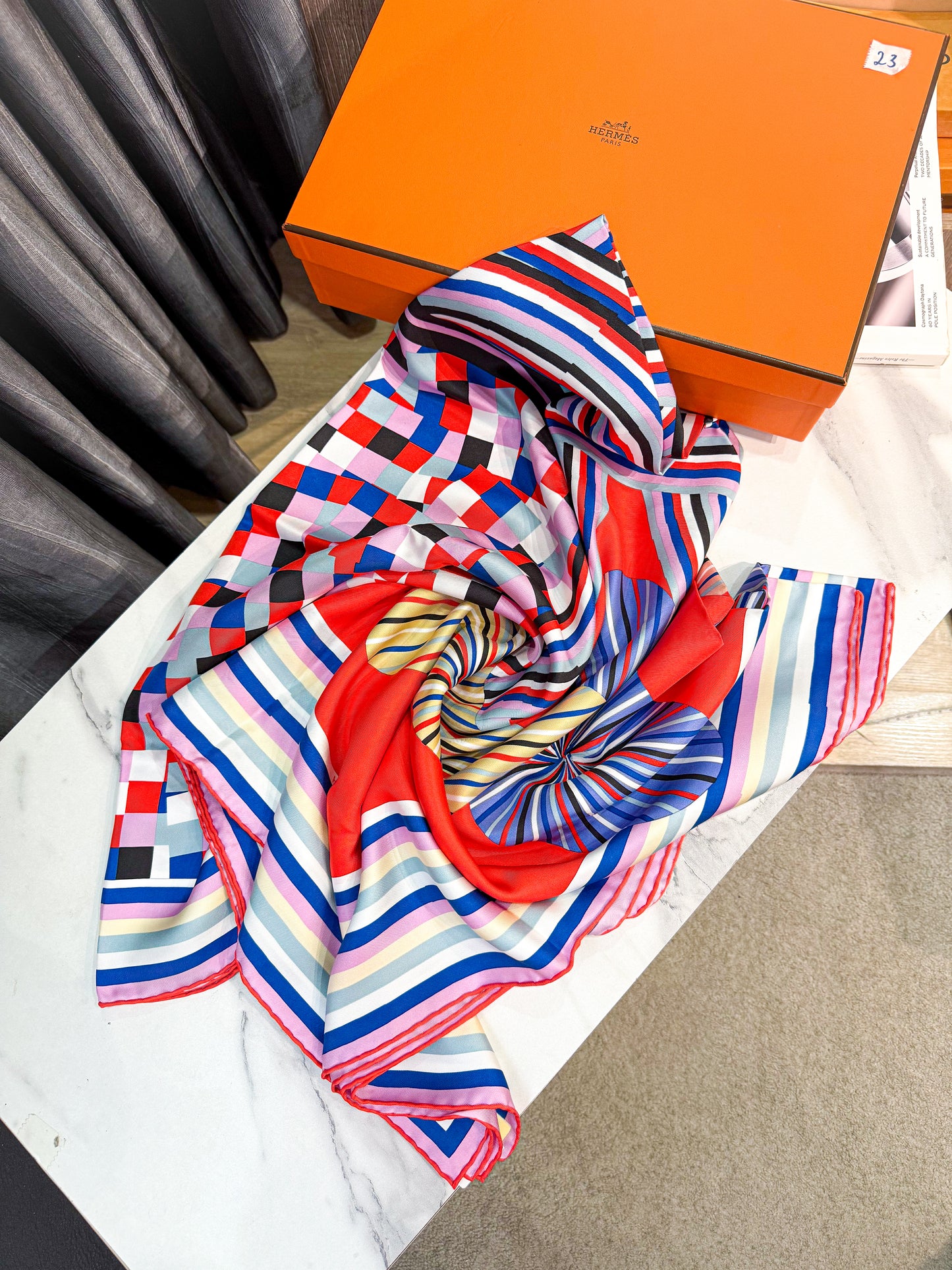 Khăn Hermes New Khổ 140x140 HN23