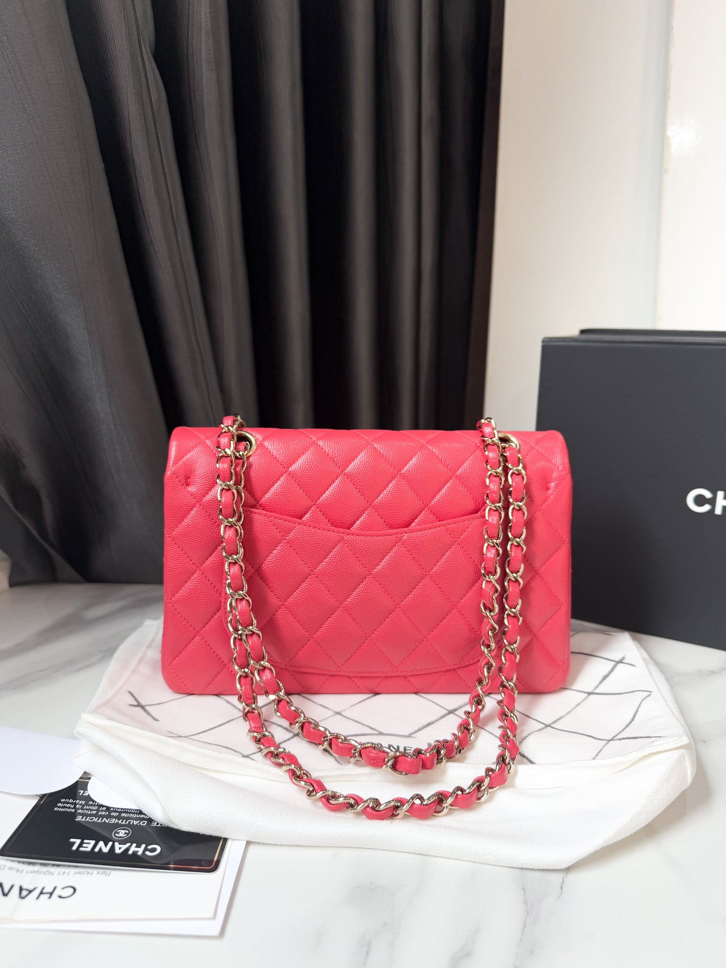 A Chanel Classic Caviar Size S