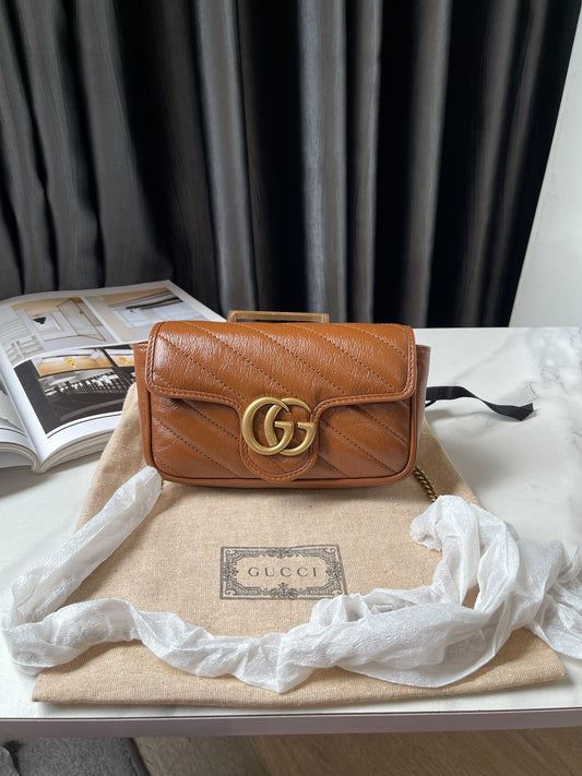 A Gucci Marmont 17 New