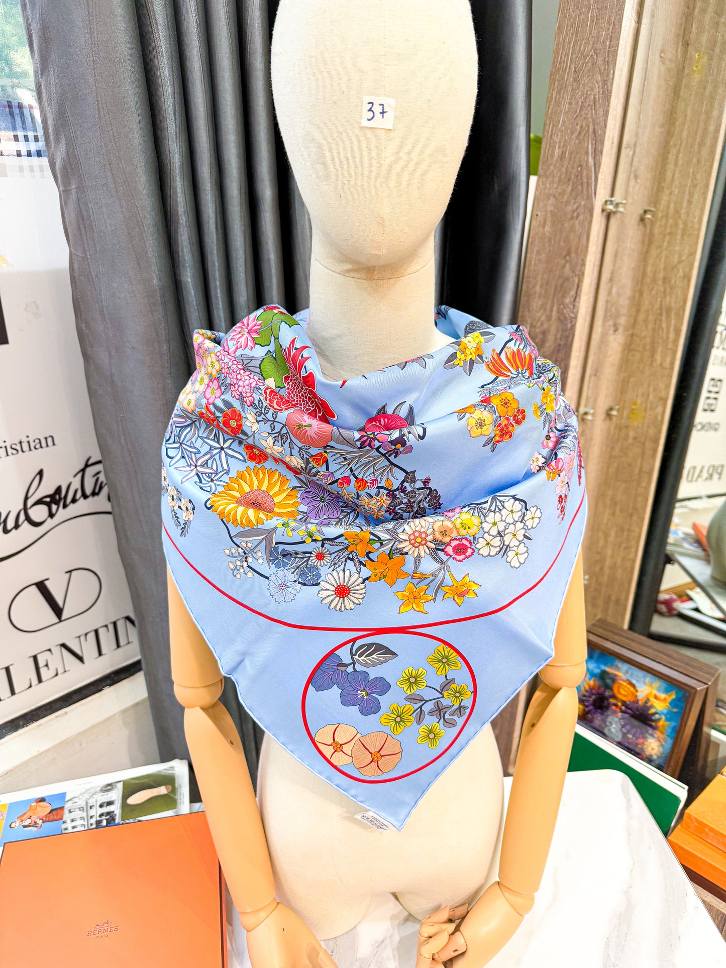 Khăn Lụa Hermes New Khổ 90x90 HN37 4/11