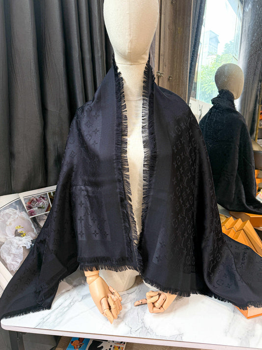 Khăn LV Đen 5/6