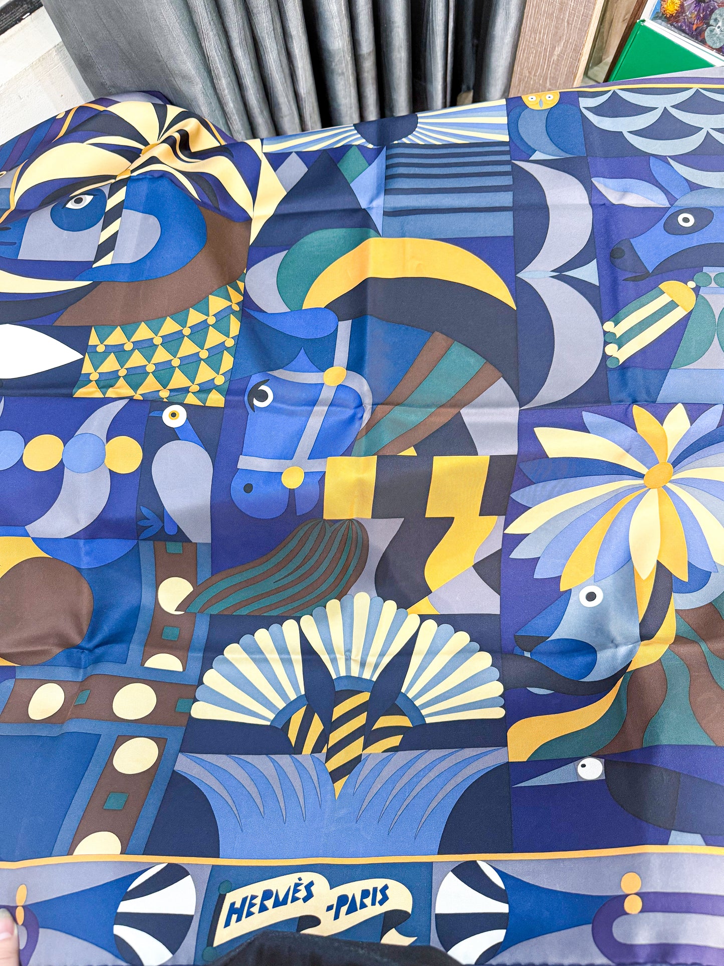 Khăn Lụa Hermes New Khổ 90x90 HN40 4/11