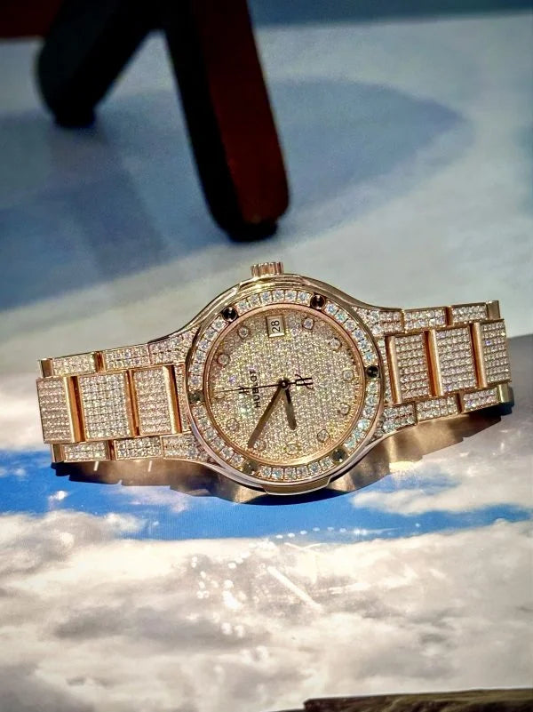 A Đồng Hồ Hublot Classic Fusion King Gold Full Pave 38mm