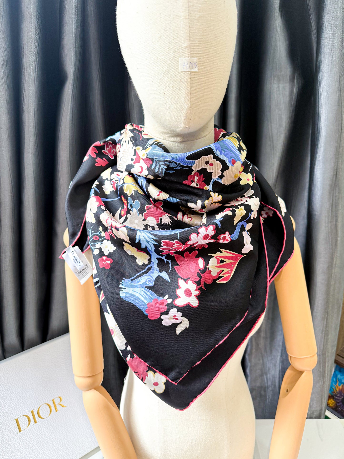 Khăn Dior New Khổ 90x90 HN5 25/10