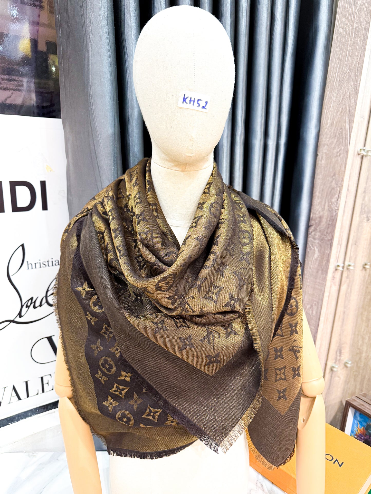 Khăn LV Ánh Kim Nâu KH52 22/11