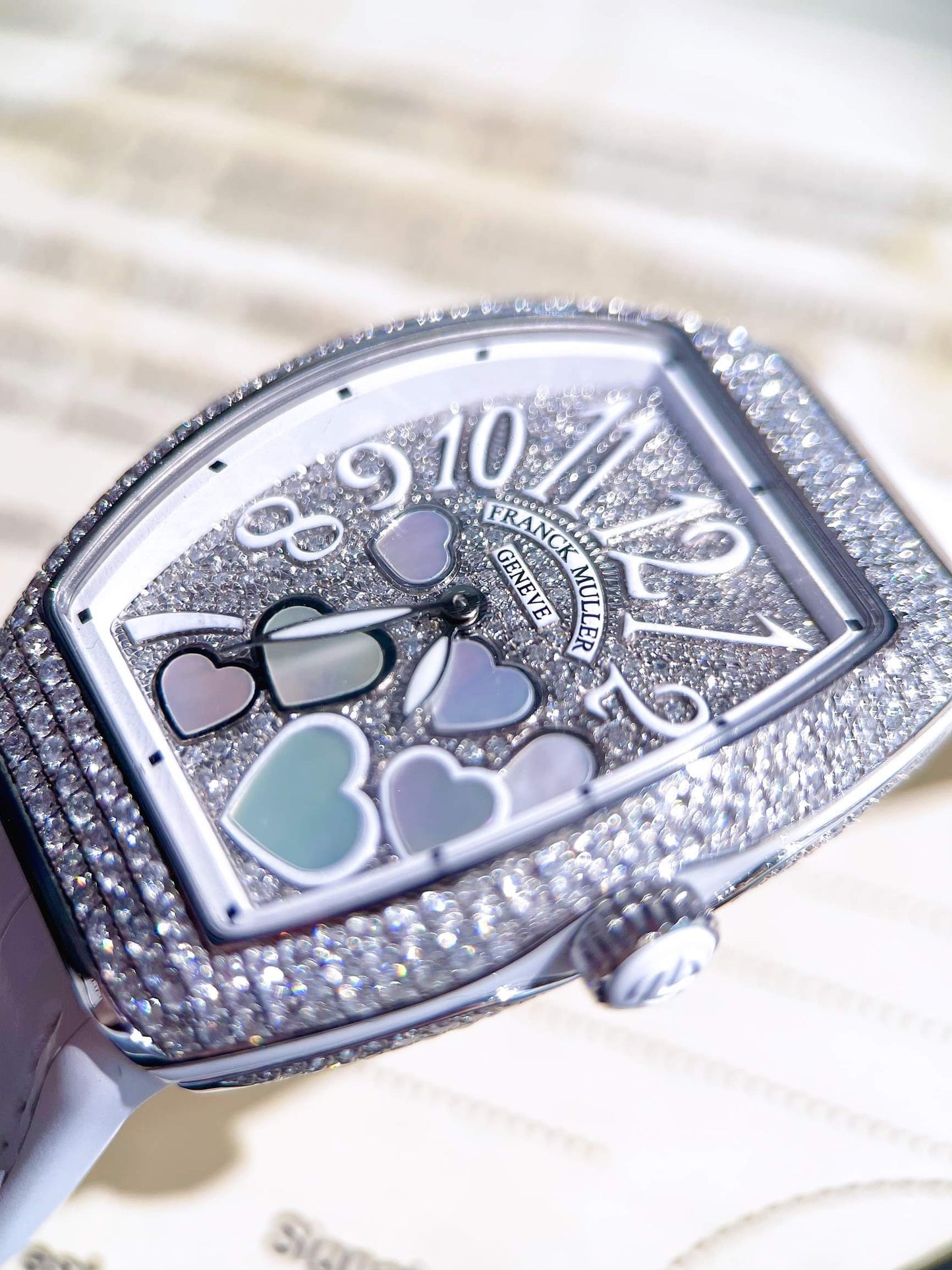 Đồng Hồ Franck Muller V32 Kim Cương Custom Mặt Số Trái Tim Đen