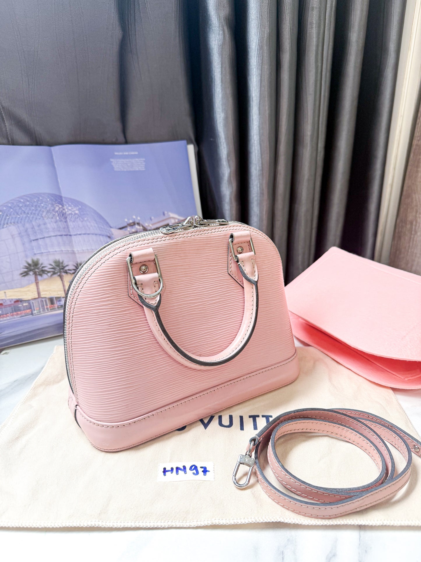 LV Alma BB Epi Hồng HN97