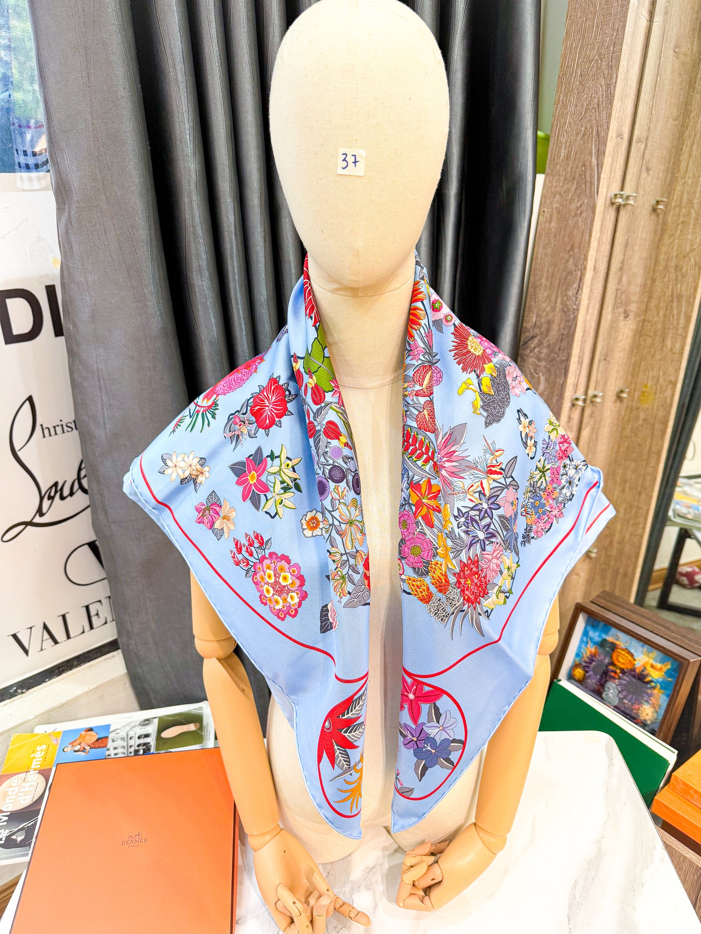 Khăn Lụa Hermes New Khổ 90x90 HN37 4/11