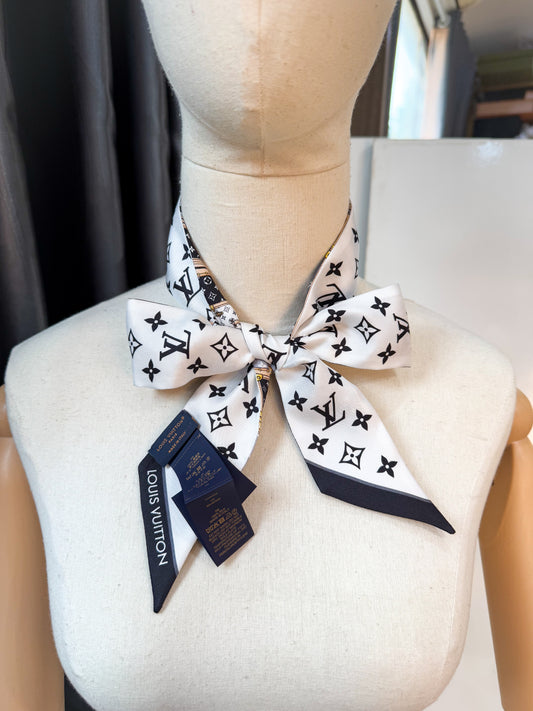 Khăn LV Twilly Trắng Hoạ Tiết