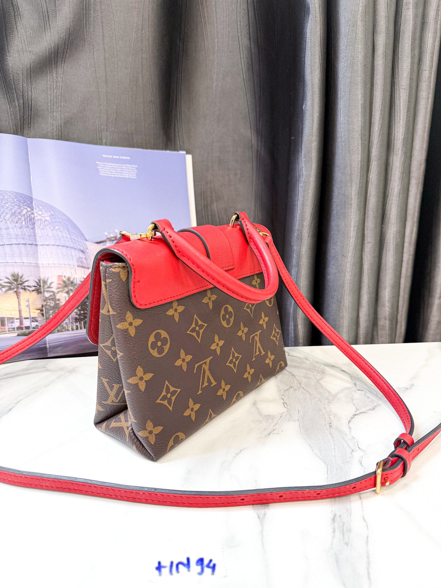 A A LV Locky Đỏ HN94