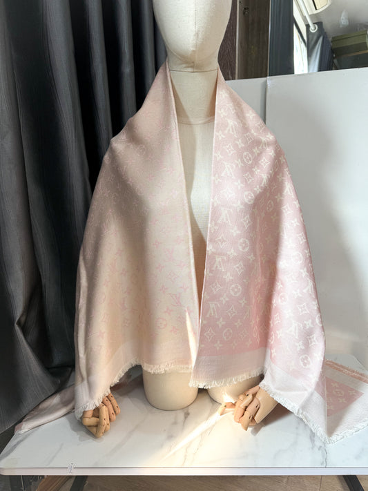 Khăn LV Ánh Kim Hồng Lạ