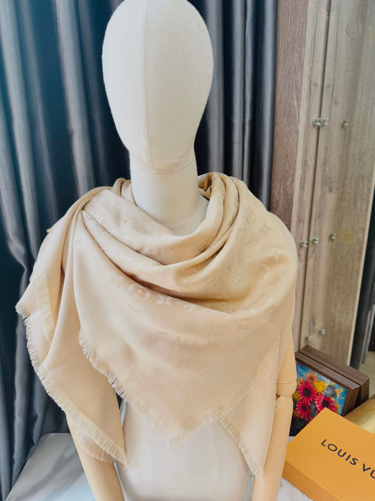 Khăn LV Begie Nâu 12/5