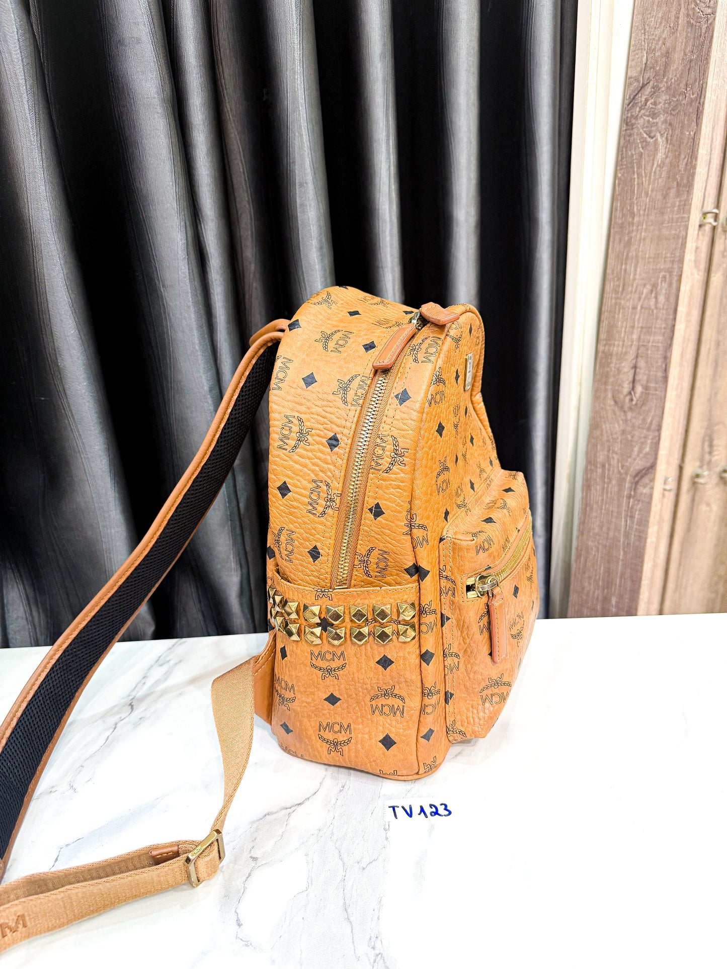 A A Balo MCM TV123