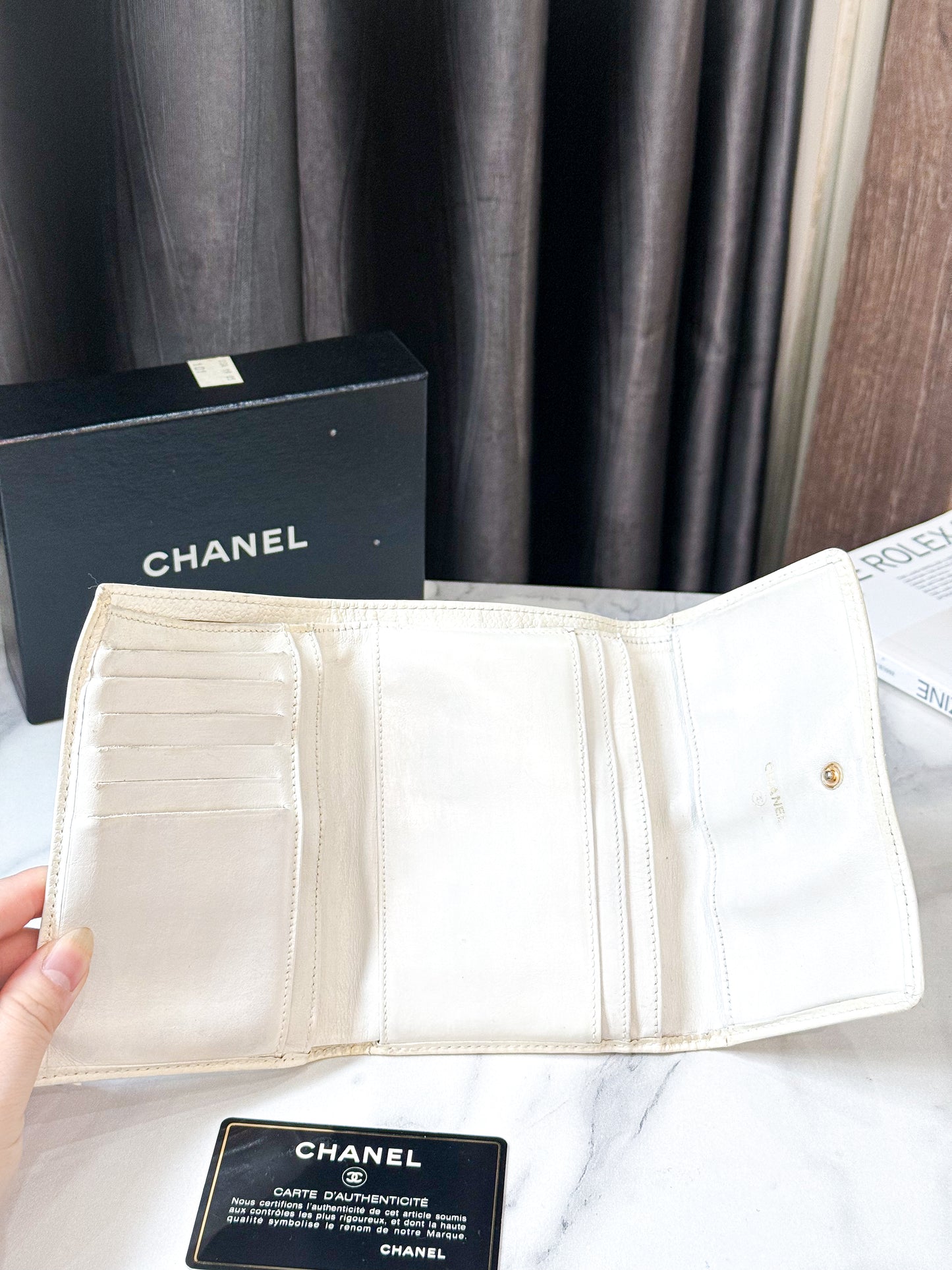 A Ví Gấp Chanel Caviar Trắng