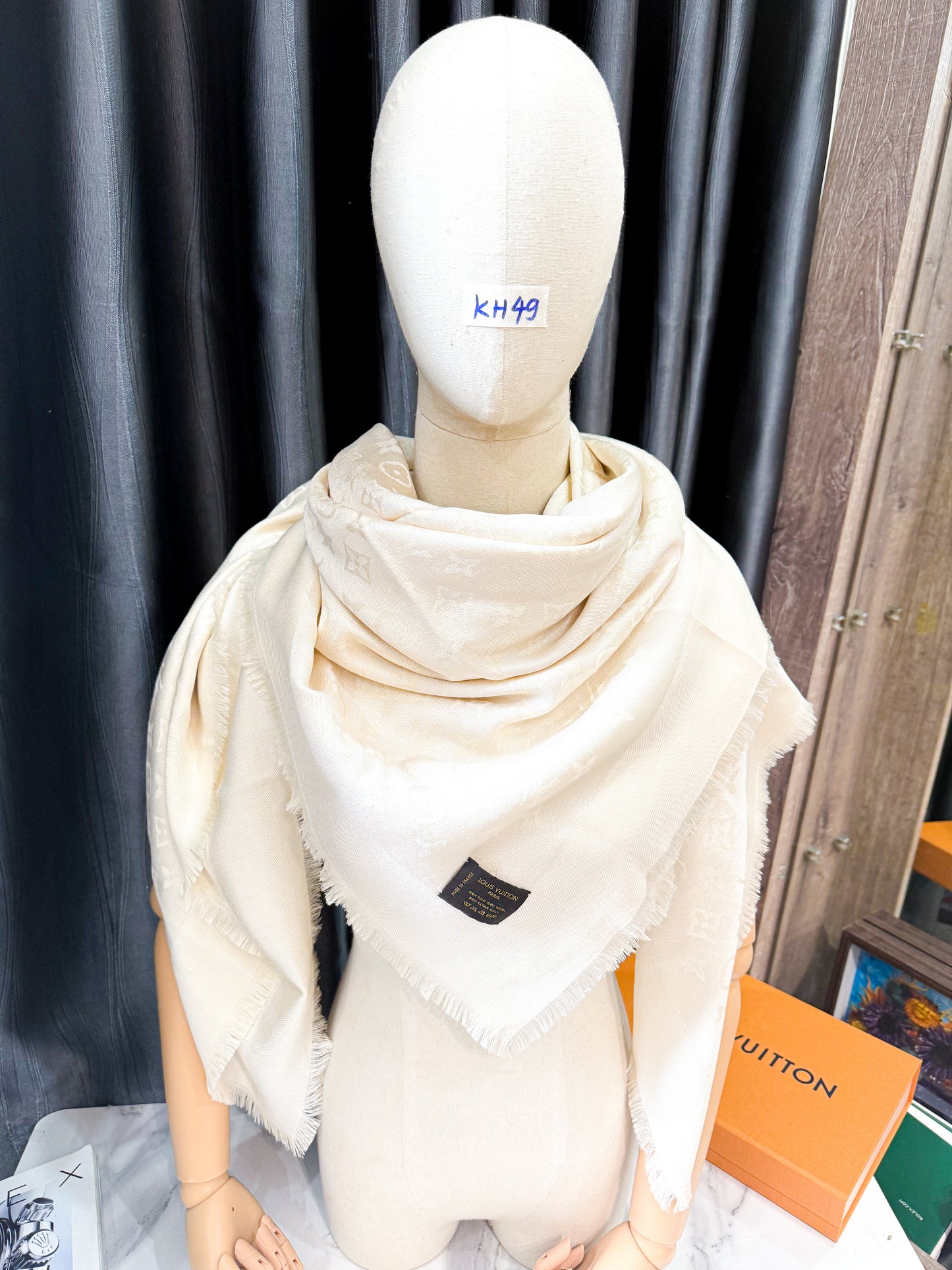 Khăn LV Khổ 140x140 KH49 21/11