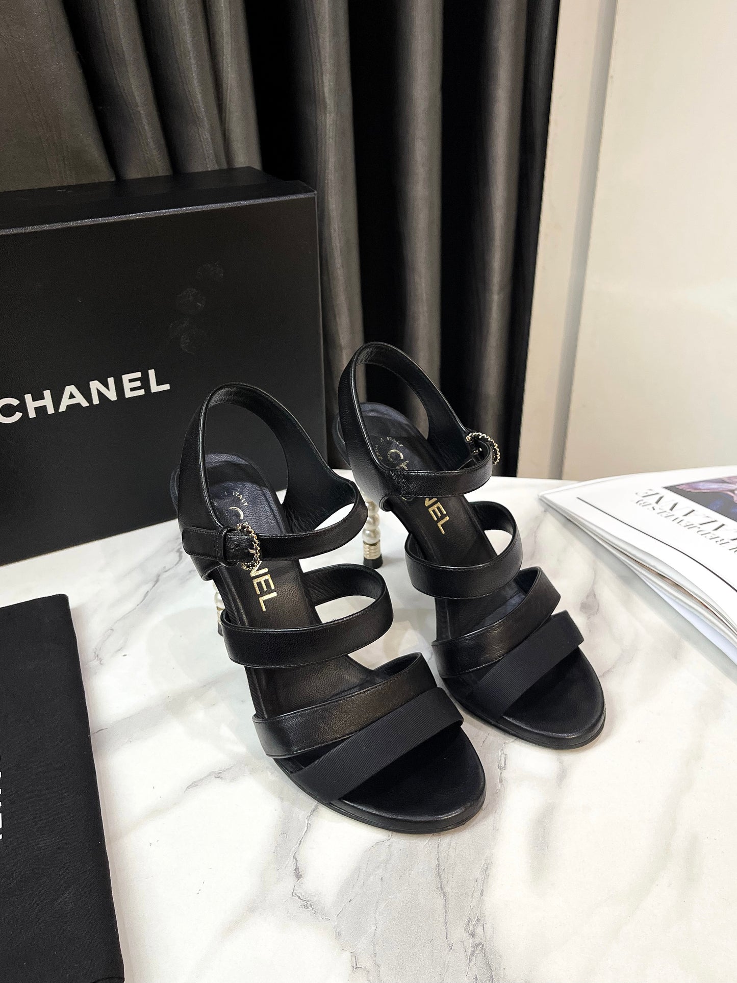 Sandal Chanel Size 35.5c