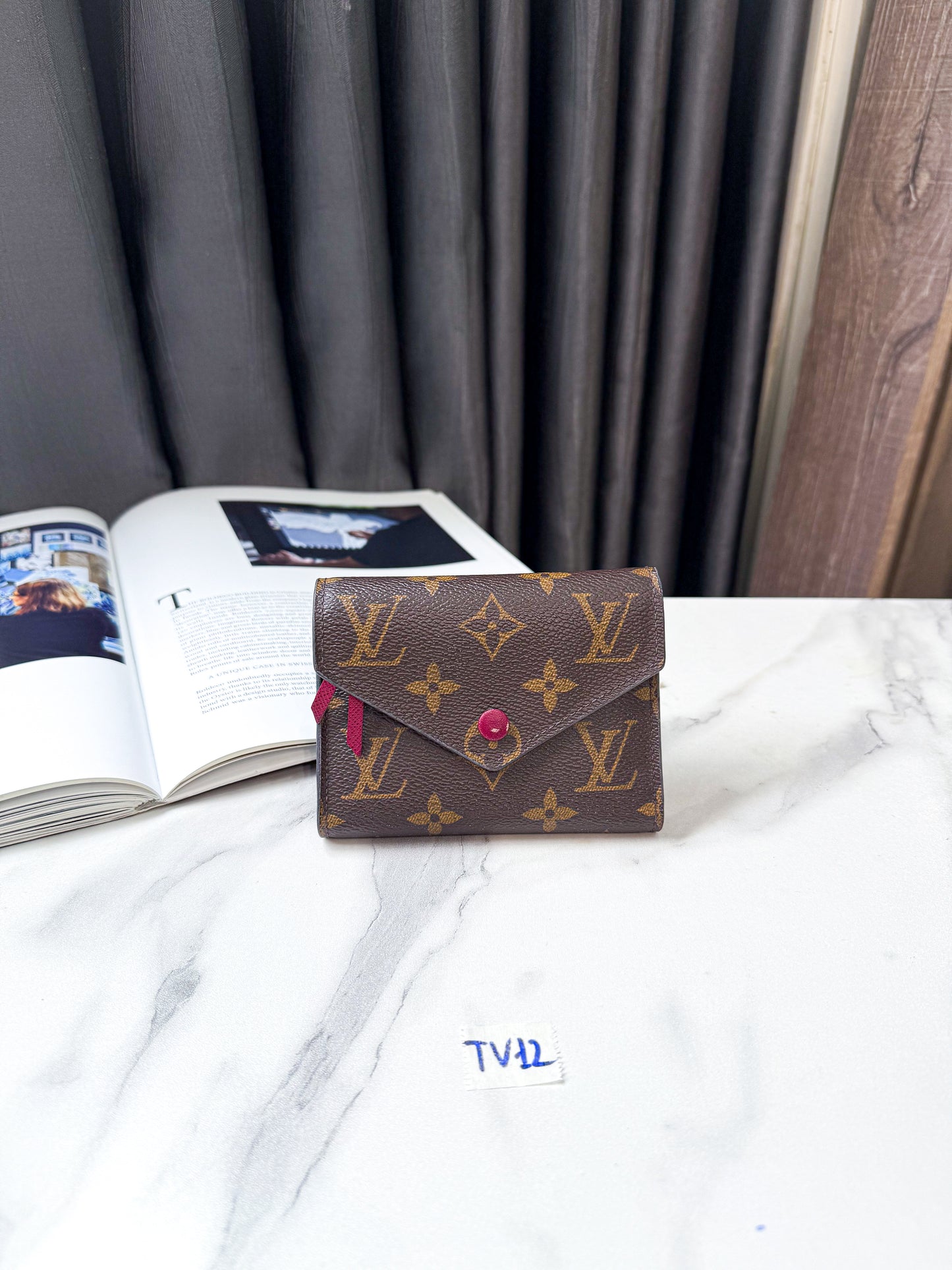 Ví LV Victorine Fuchsia