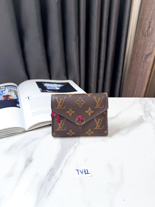 Ví LV Victorine Fuchsia