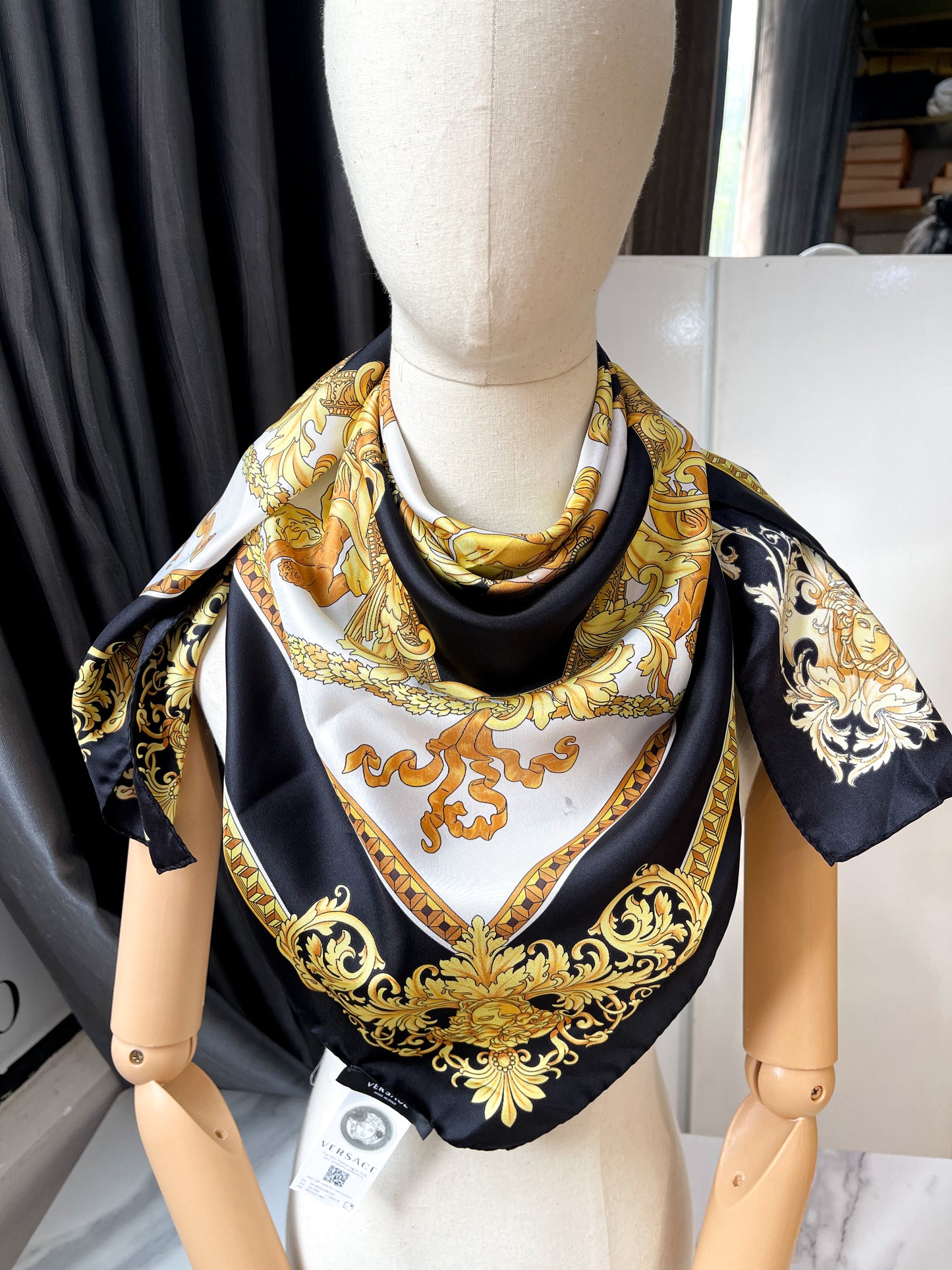 Khăn Lụa Versace New