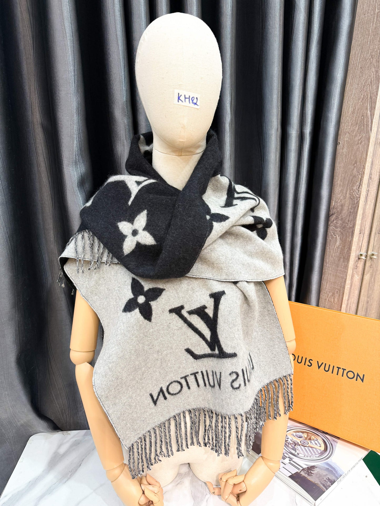 Khăn LV Cashmere Đen Ghi KH82 17/12